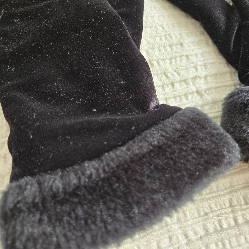 Cejon Shiny Black Velour Insulated Gloves - Picture 2 of 7